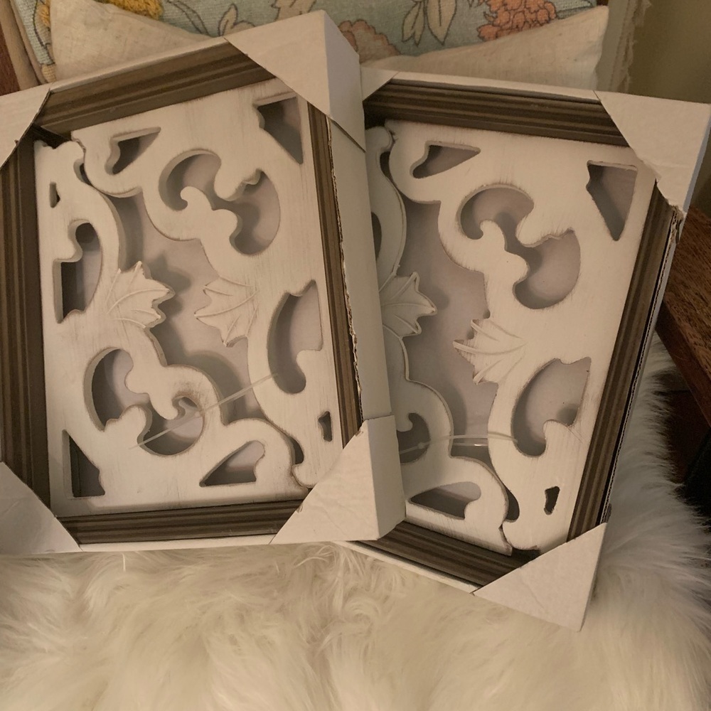 NBO white wooden wall cornices!  Super cute!
